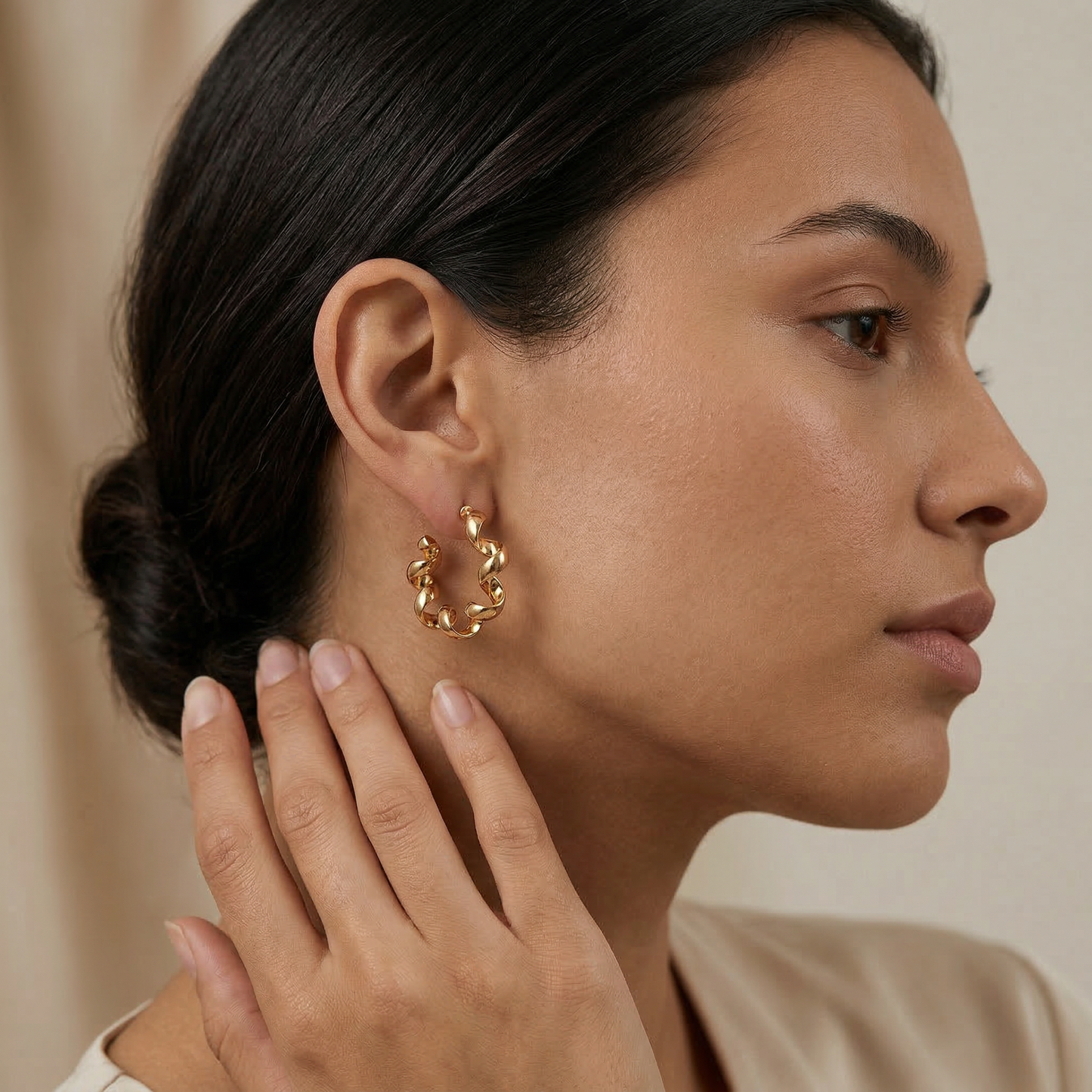 Twisted Chain Hoop Earrings - Image 1