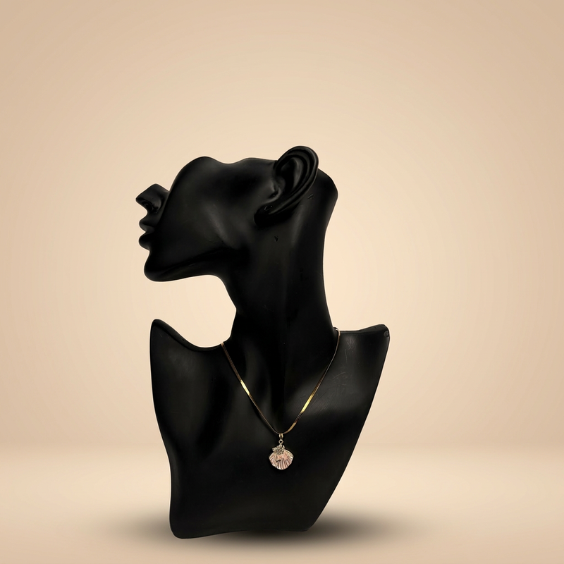 Seashell Pendant Necklace - Image 1